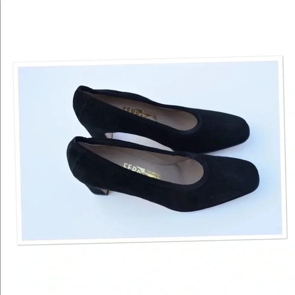Salvatore Ferragamo suede pumps - Picture 1 of 8